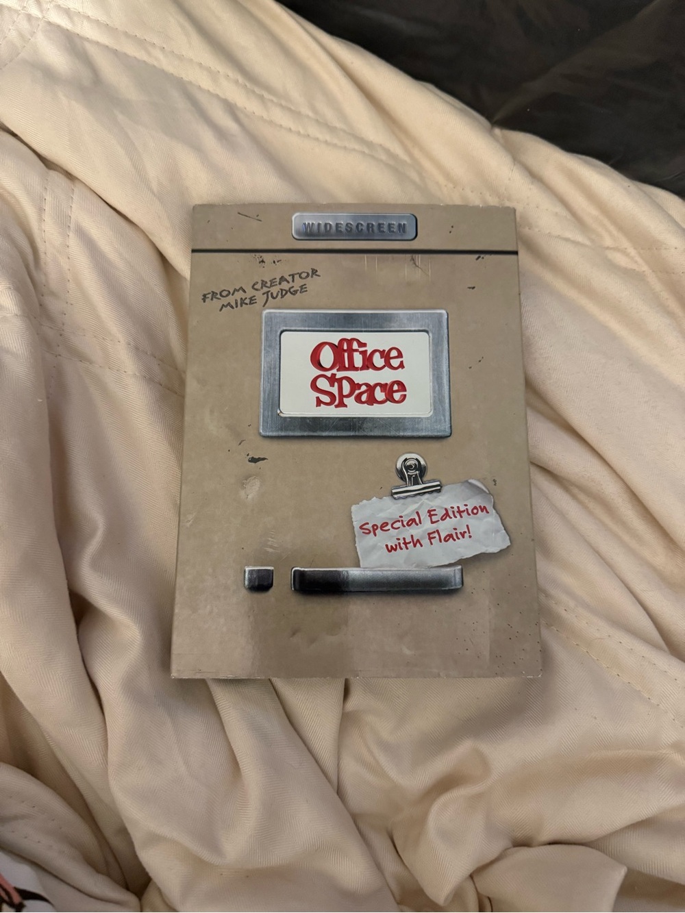 Office Space Special Edition in DVD with Slipcover. The discs are in great con.